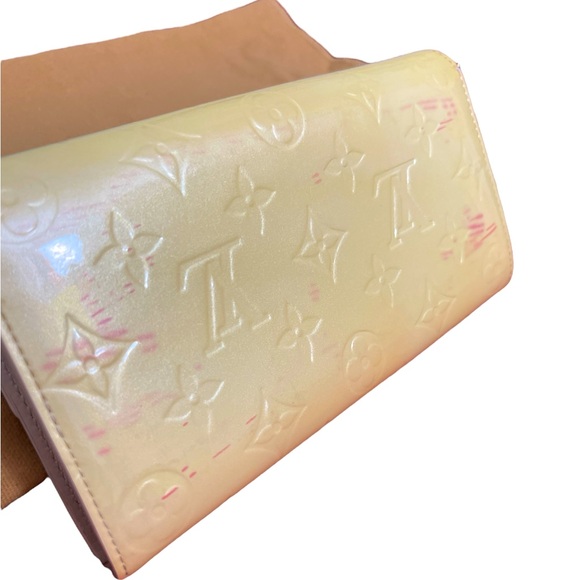 Lemon Cream Louis Vuitton Vernis Snap Wallet with Dusty and Drawer Box with Pull - Picture 5 of 16